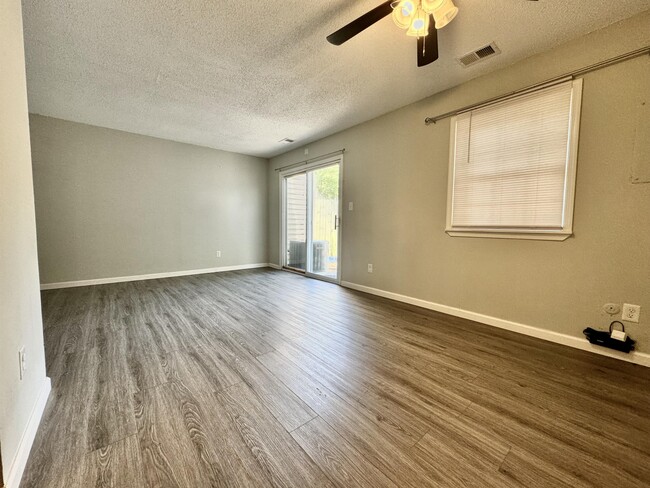Building Photo - 3467 Waltham Cir