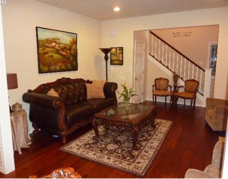 Building Photo - 12545 SE Clinton Ct