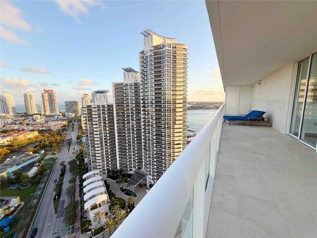 Building Photo - 450 Alton Rd