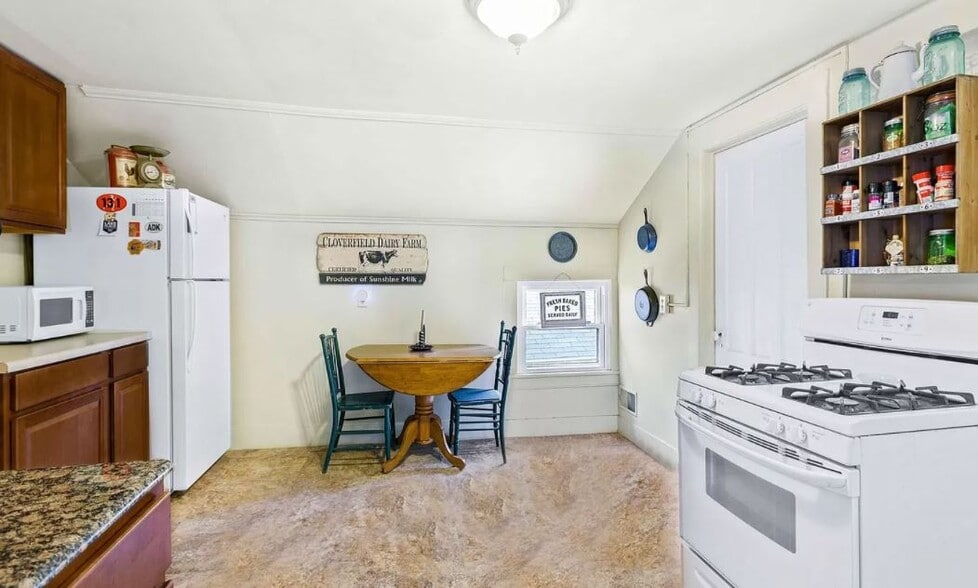 Kitchen - 78 Catherine St