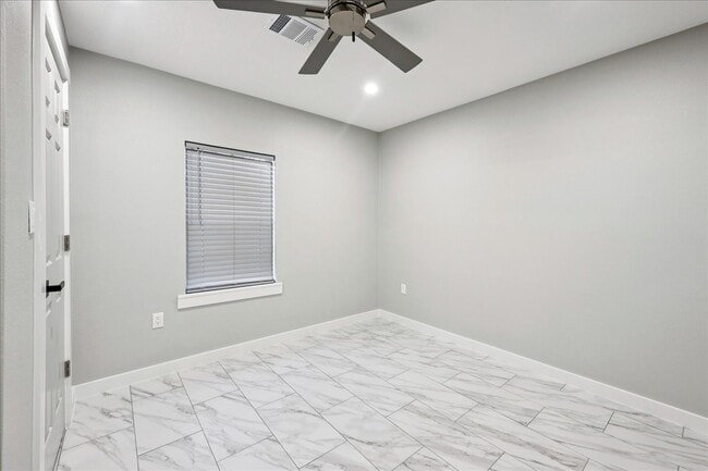 Building Photo - 378 Alabama Ave