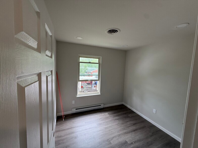 BEDROOM - 200 Algonquin Trl