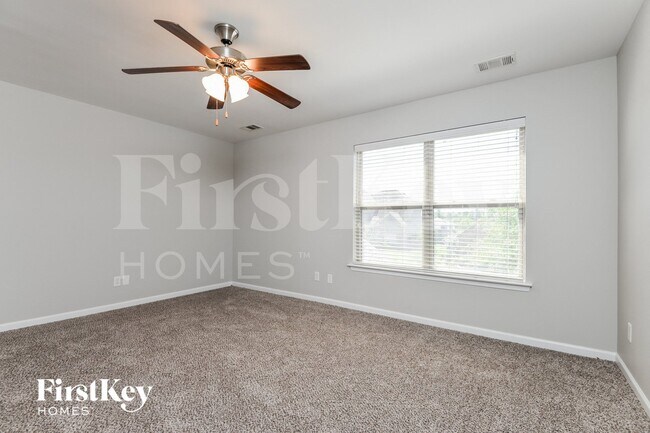 Building Photo - 2045 Kensington Ct
