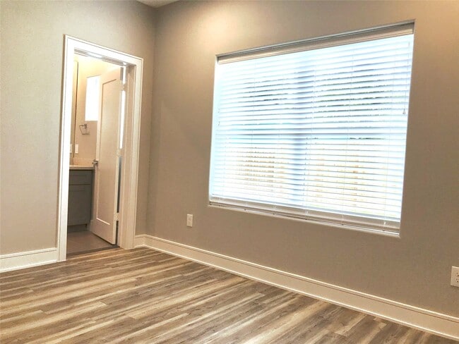 Building Photo - 1111 Edwards St