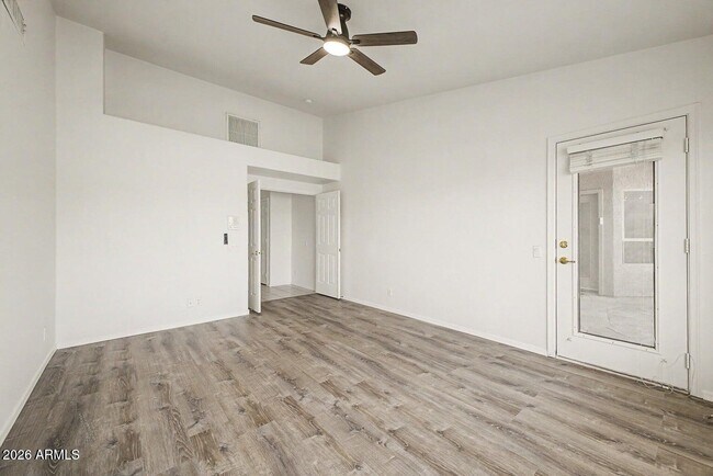 Building Photo - 1320 E Cottonwood Ln
