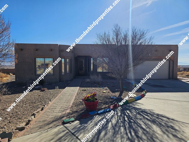 Building Photo - 4 bedrooms, 3 baths, single  story  on  We...