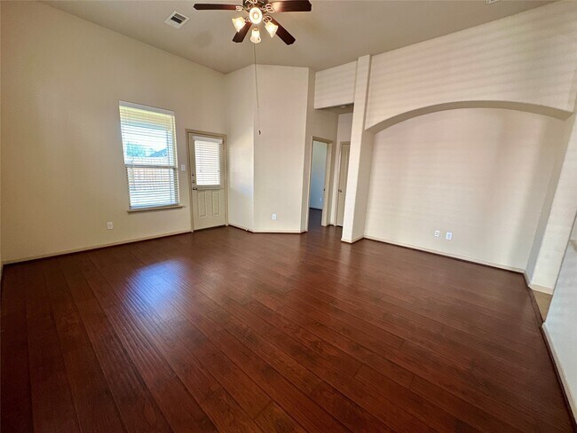 Building Photo - 6111 Grassy Haven Ln