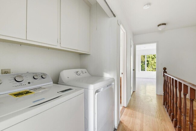 Building Photo - 1008 Westholme Ave