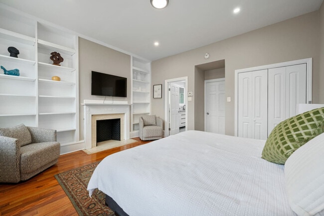 Building Photo - 215 W 138th St