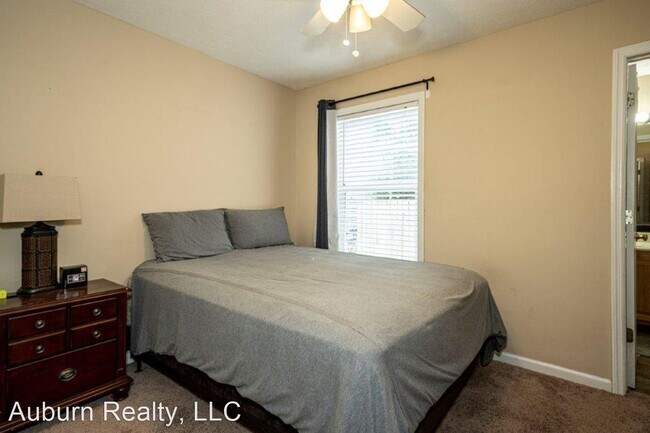 Building Photo - 4 br, 4 bath House - Eagle Point Bungalow ...