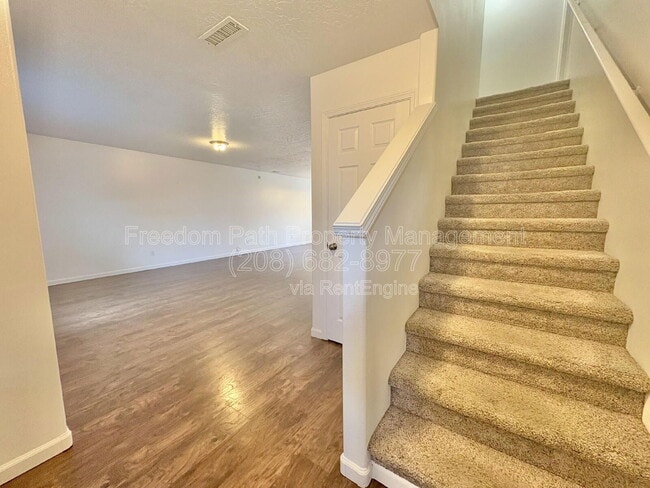 Building Photo - 1490 W Timor Ave