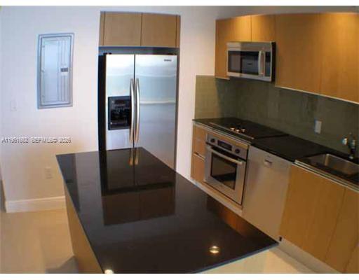 Building Photo - 1050 Brickell Ave