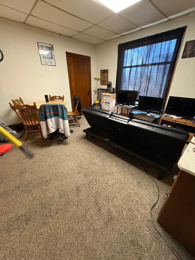 Building Photo - SE - Main &amp; 23rd St N