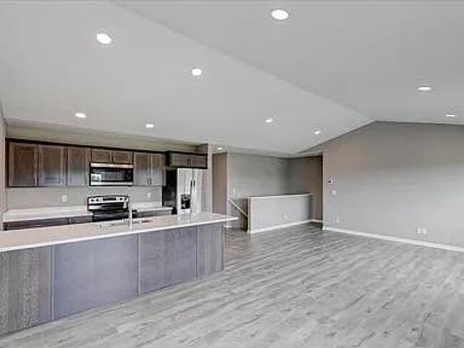 Building Photo - Family Home in Altoona - Available Now!