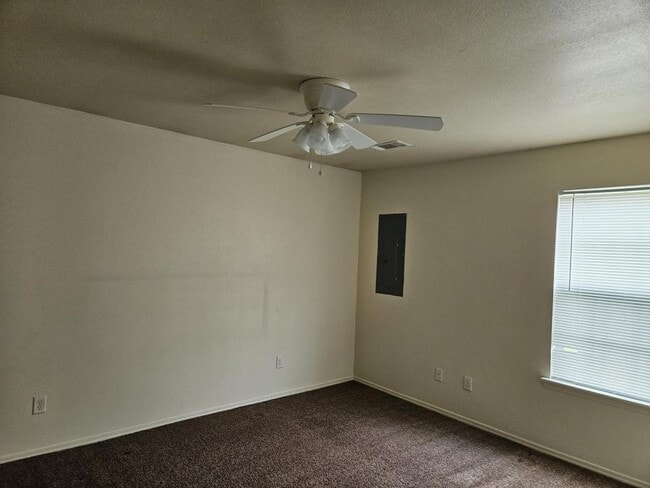 Building Photo - 2301 Talladega St