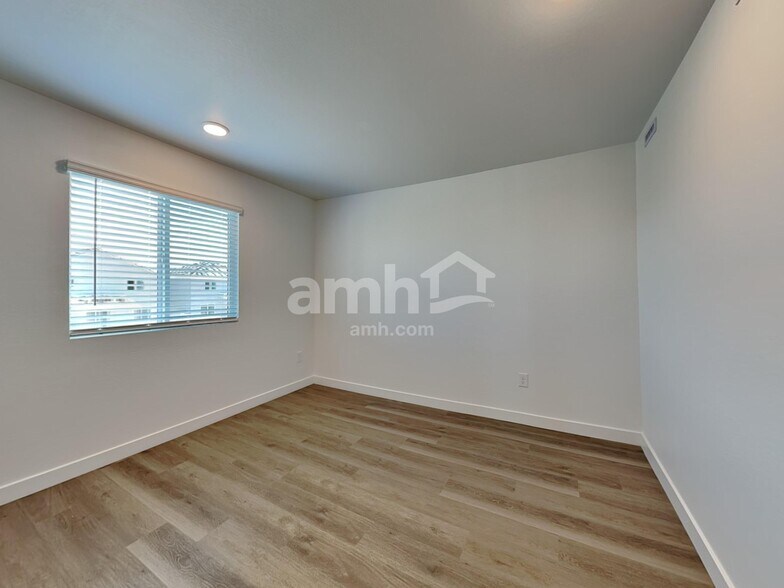 Building Photo - 9717 W Luxton Ln