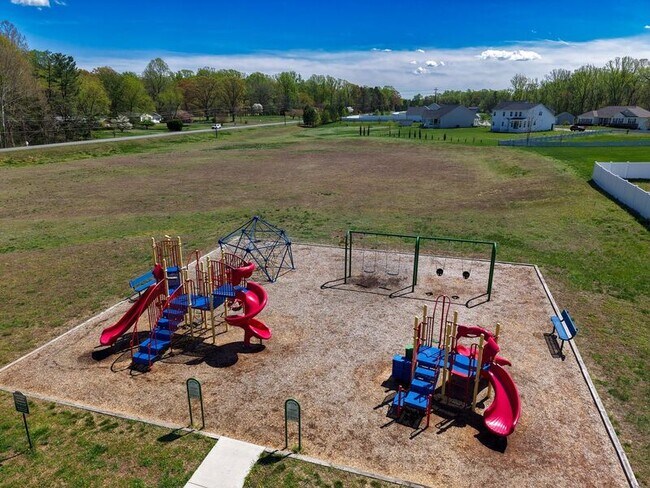 Building Photo - 9366 Alder Dr