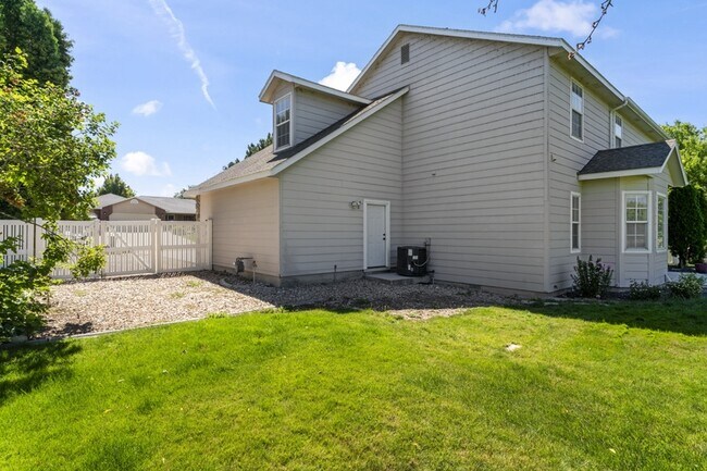 Building Photo - 15081 Widgeon Ave