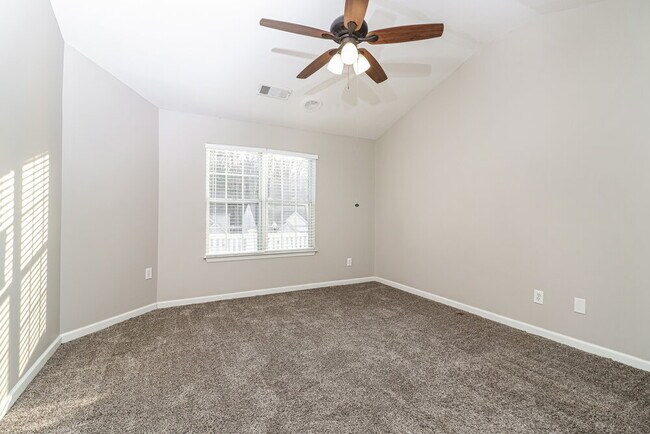 Building Photo - 228 Woodland Way