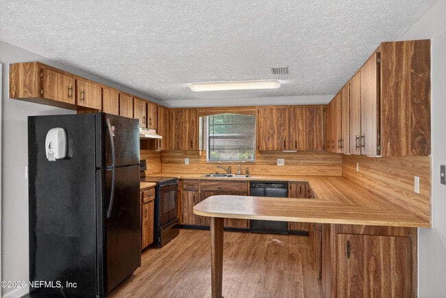 Building Photo - 4177 Timberlake Dr E