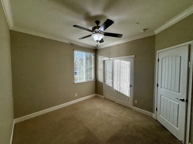 Building Photo - Beautiful Home in Lincoln! - 27 E Street