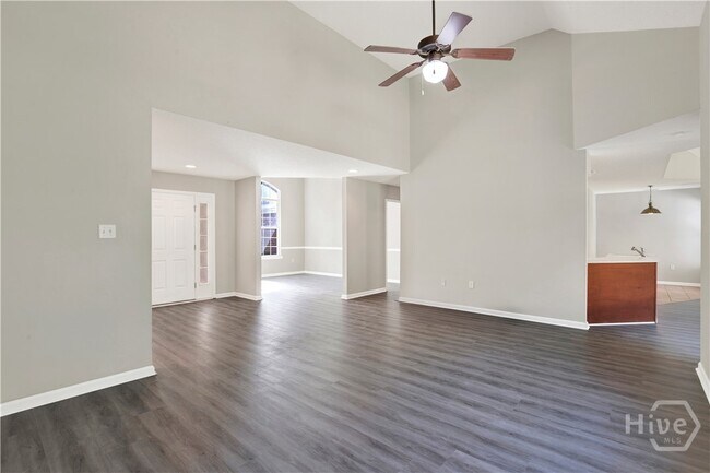 Building Photo - 387 Shady Hill Cir