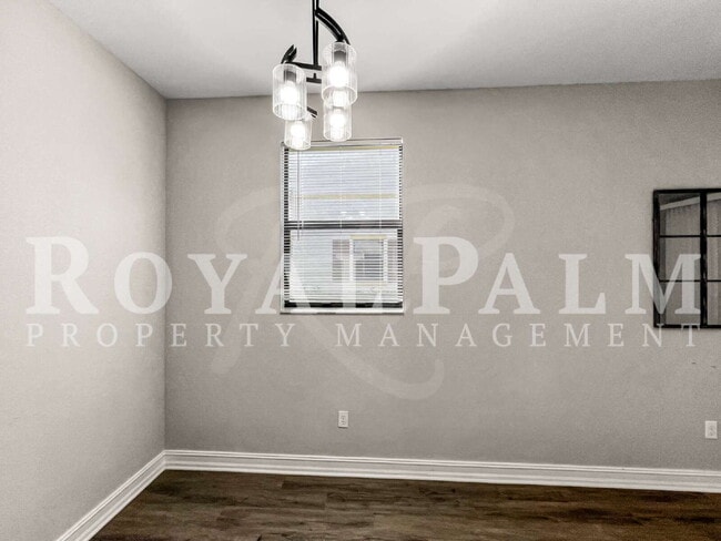 Building Photo - Big on Space, Smart on Layout — 3 bedroom 2.5 bath corner END UNIT pet-friendly townhouse!