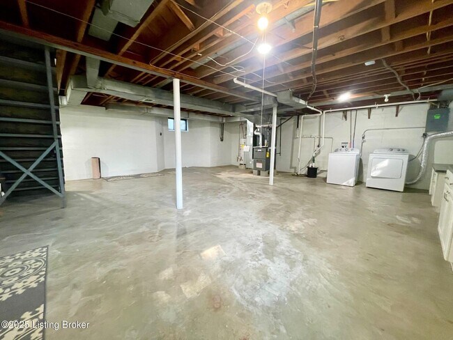Building Photo - 129 Heady Ave
