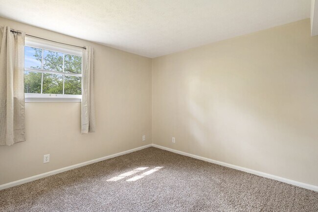 Building Photo - 12506 Liveoak Dr