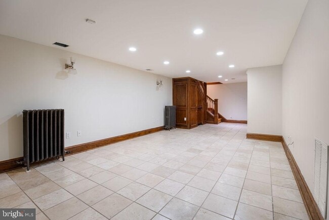 Building Photo - 1120 East Capitol St NE