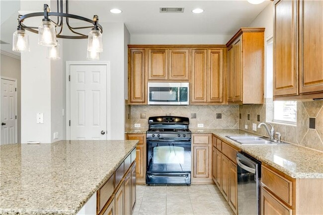 Building Photo - 321 Shea Dr
