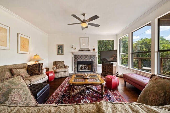 Building Photo - 5511 Courtyard Dr
