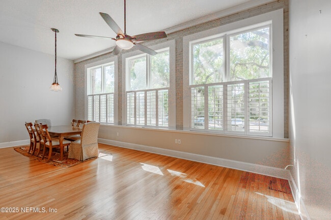 Building Photo - 2525 College St