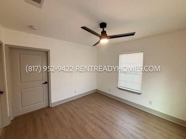 Building Photo - 1446 E Ann Arbor Ave