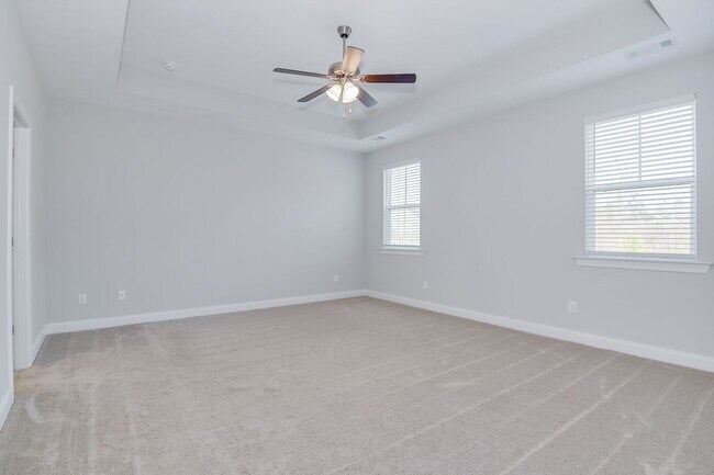 Building Photo - 3 Bedroom 2 Bathroom Ranch