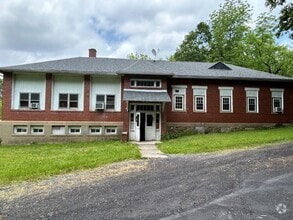 Building Photo - 480 Spruce Hollow Rd