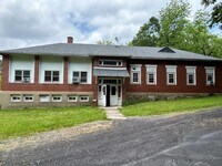 Building Photo - 480 Spruce Hollow Rd