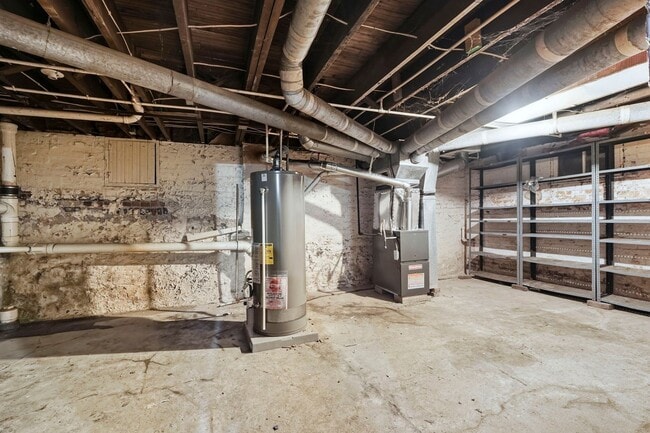 Building Photo - NEW 4-Bed Home with Modern Updates & Extra...