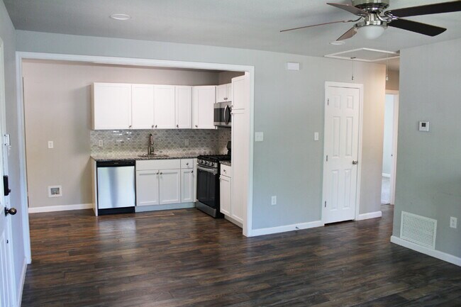 Building Photo - Charming 3-Bedroom, 2-Bath home – Perfect Fort Worth Living!