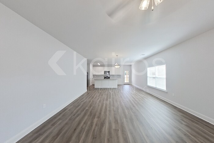 Building Photo - 8025 Hendrick Dr