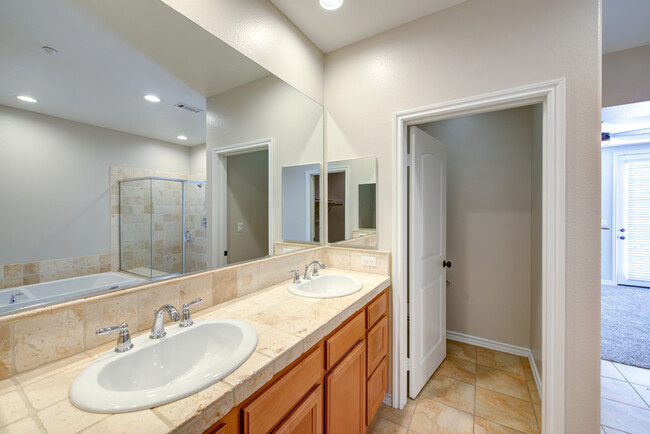 Bathroom - Rancho Serrano - Townhomes