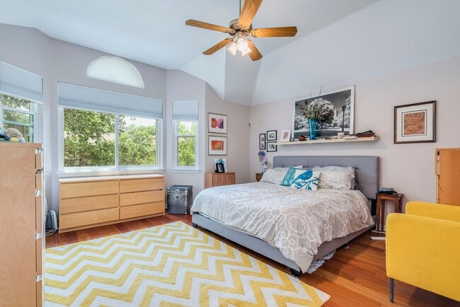 Building Photo - 10803 Sans Souci Pl