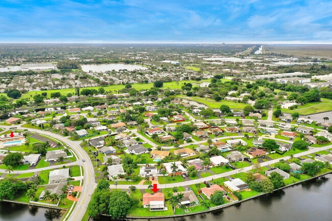 Building Photo - 9603 NW 67th Ct