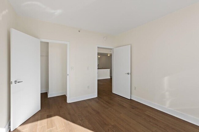 Building Photo - 88 Morgan St