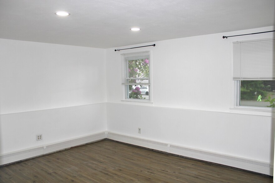 Building Photo - 53 Andover Dr