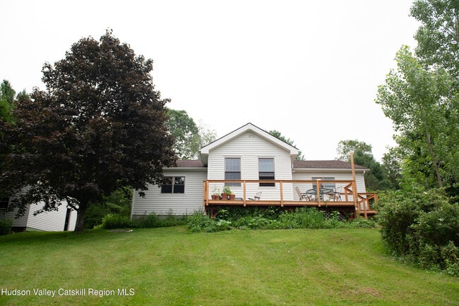 Building Photo - 61 Schoolhouse Rd