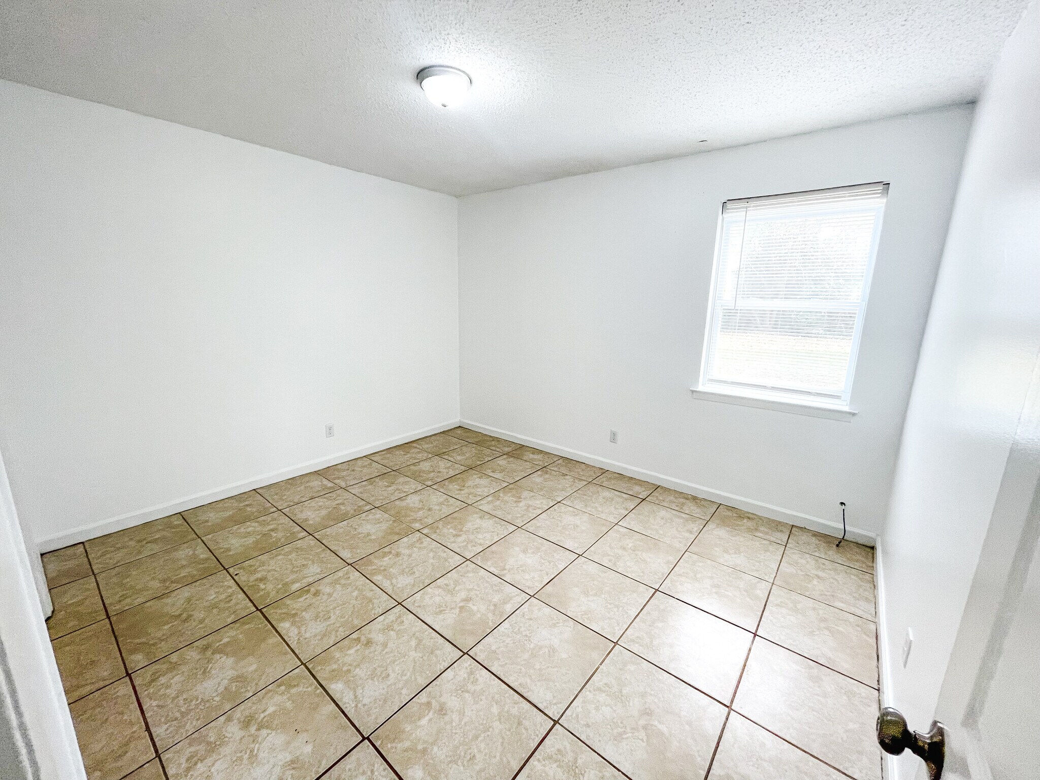 Bedroom 2 - 910 Calhoun Ave