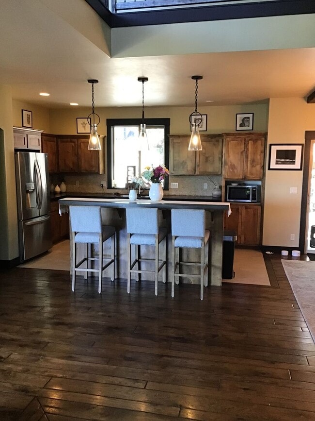 Building Photo - Gorgeous 4 Bedroom Home on Awbrey Butte!