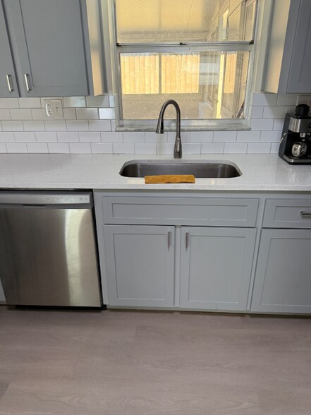 Building Photo - 4127 Grove Pl