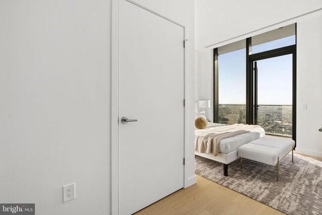 Building Photo - 210 S 12th St